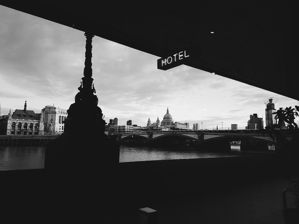 A photograph of the Blackfriars Bridge from the hotel restaurant.